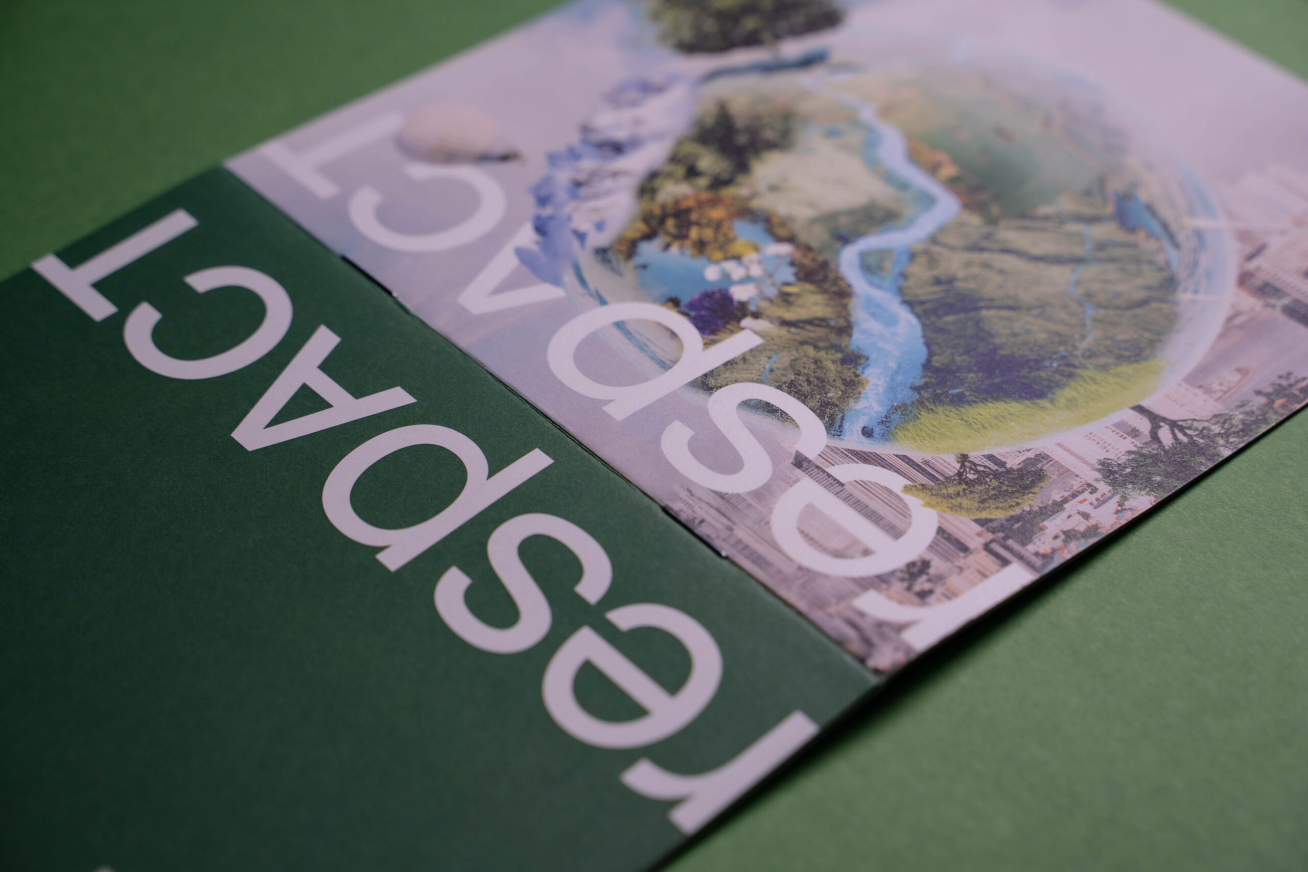 Foto von der respACT Unternehmensbroschüre