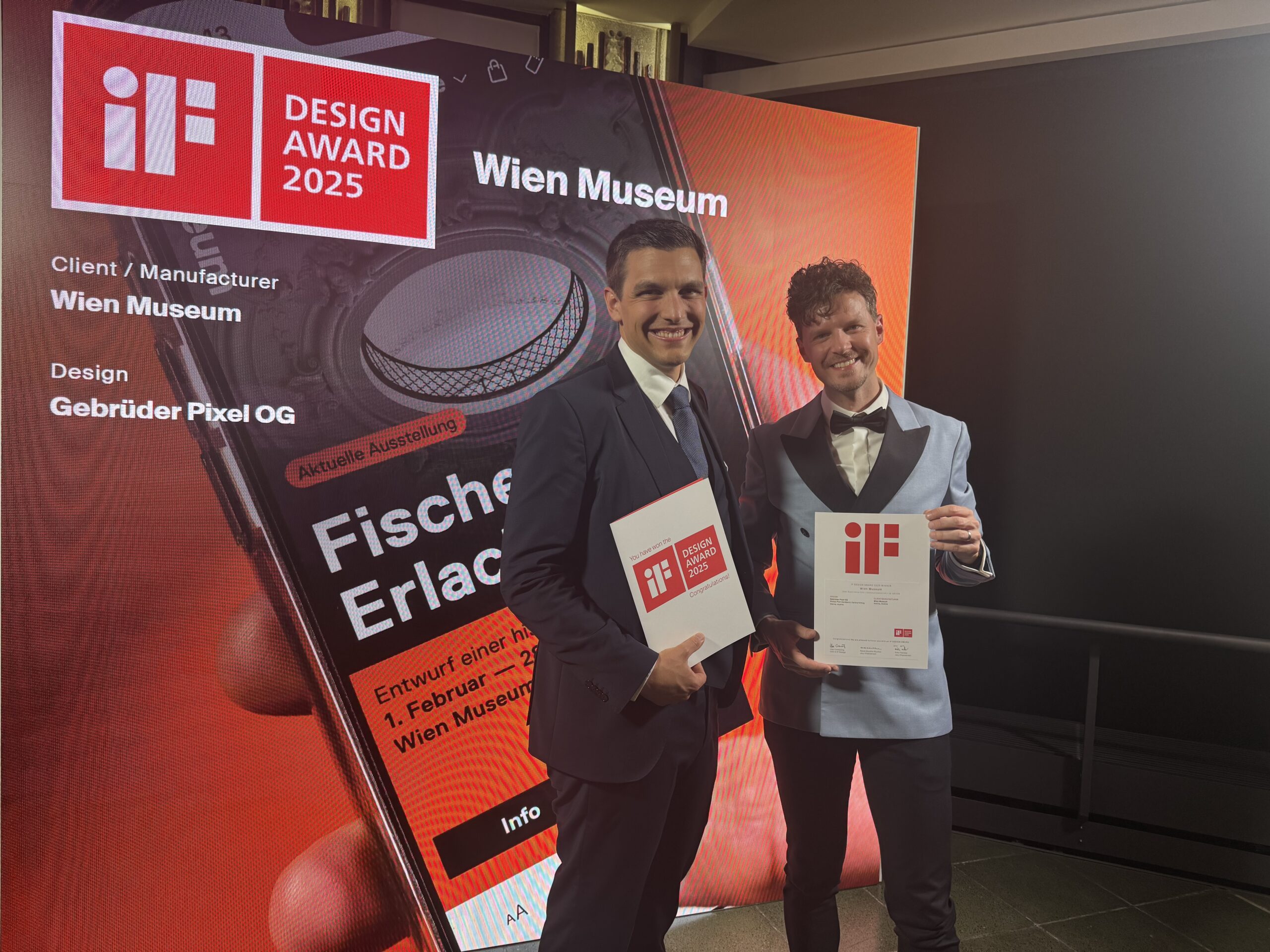 Foto von Philipp und Lukas beim IF Design Award 2025 in Berlin