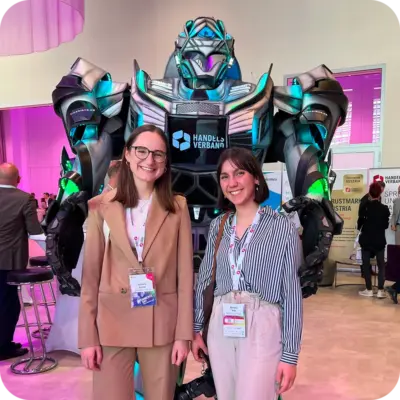 Foto von Ramona und Steffi bei einem Handelsverband Event